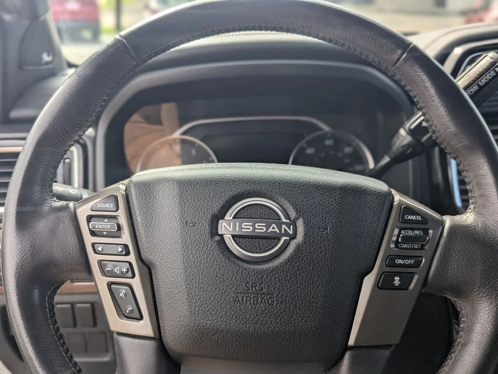 Used 2023 White Nissan Platinum Reserve image 29