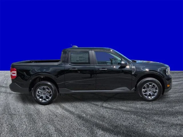 New 2026 Shadow Black Ford XLT image 3