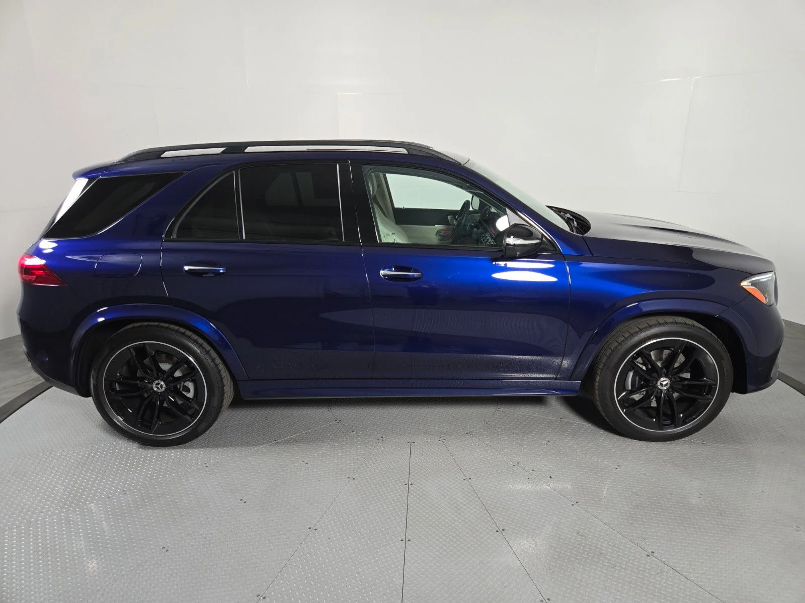 Used 2026 MANUFAKTUR Mystic Blue Metallic Mercedes-Benz GLE 450 image 6