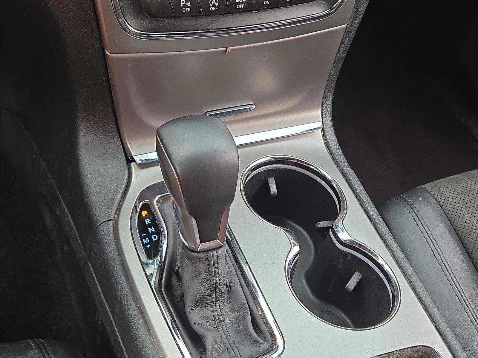 Used 2018 White Jeep Laredo E image 28