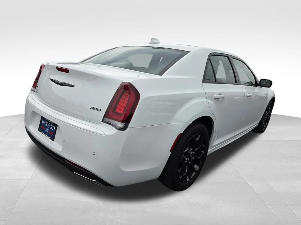 Certified Used 2023 Bright White Clearcoat Chrysler Touring image 4