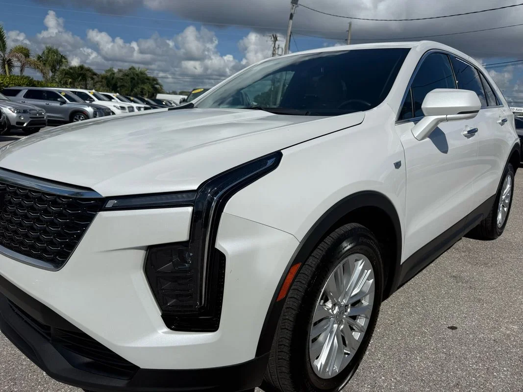 Used 2024 White Cadillac FWD Luxury image 5