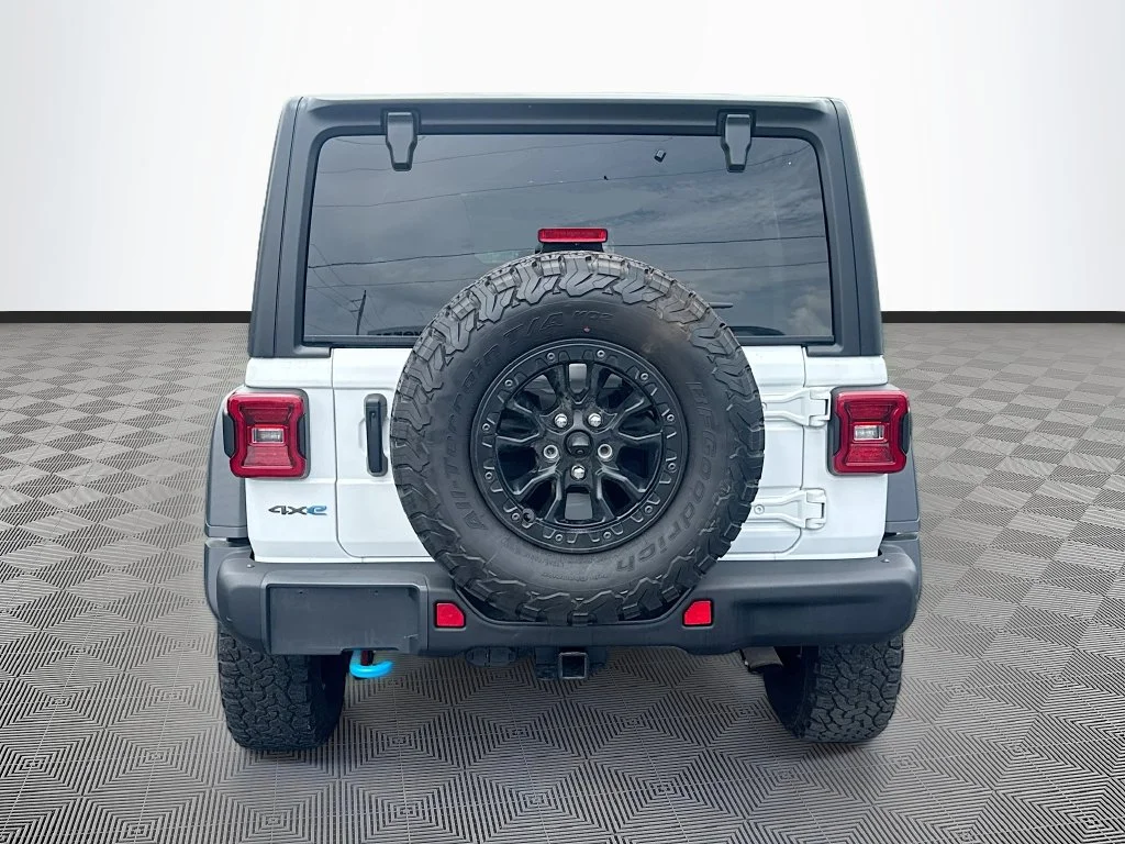 Used 2023 White Jeep Rubicon 20th Anniversary Edition 4xe image 7