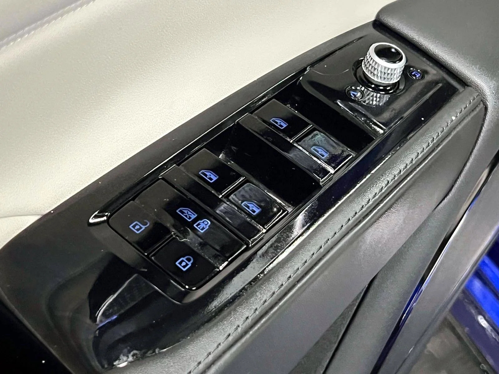 Used 2023 Blue Maserati Modena image 17