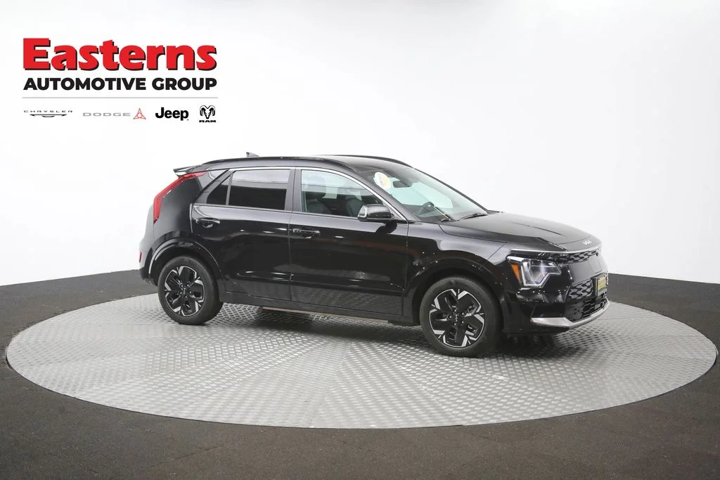 Used 2024 Black Kia Wind image 49