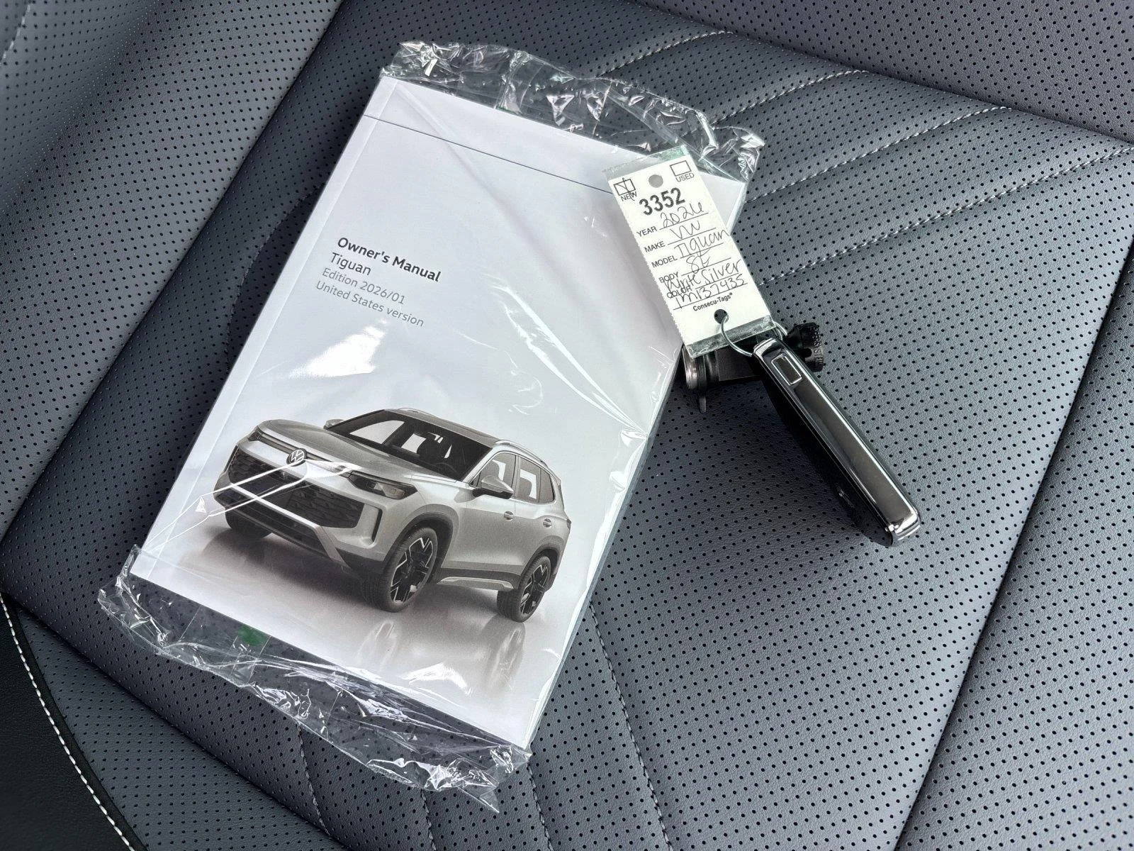 New 2026 Pyrite Silver Metallic Volkswagen SE image 41