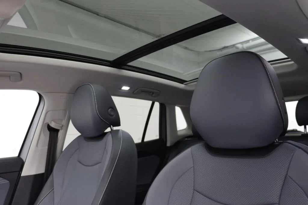New 2026 Silver Volkswagen 2.0T SE image 13