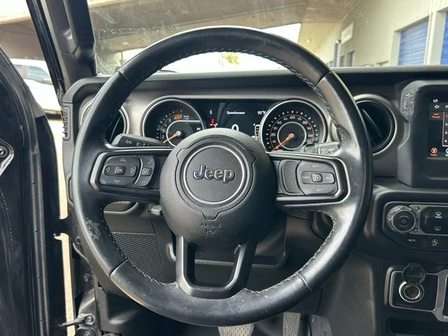 Used 2020 Black Jeep Sport S image 10