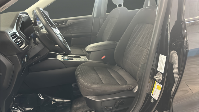 Used 2024 Agate Black Metallic Ford Active image 9