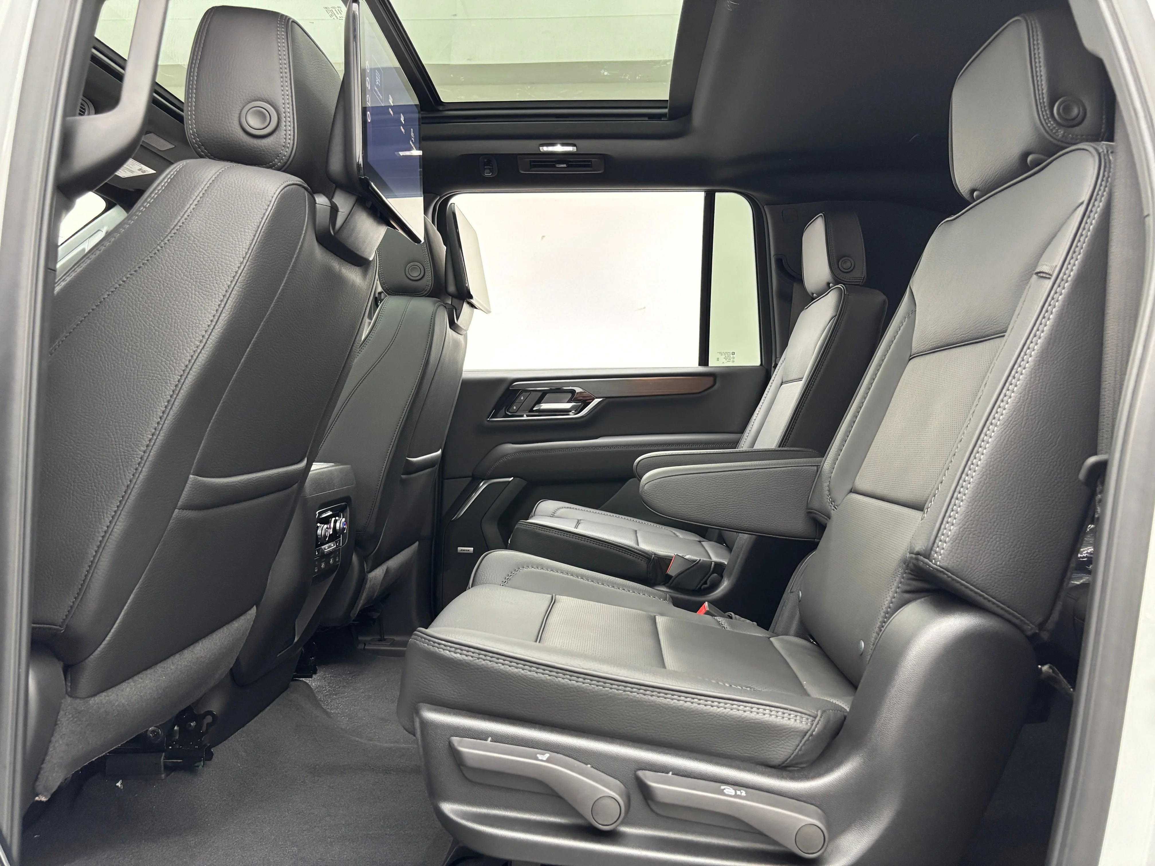 2026 GMC Yukon XL Denali - Photo 49