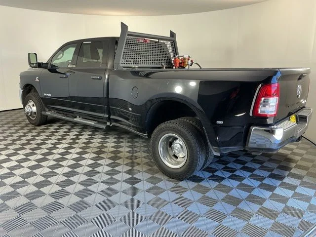 Used 2021 Diamond Black Ram Tradesman image 6