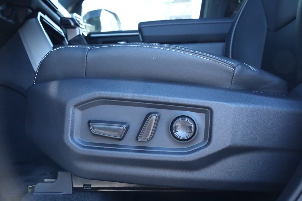 2026 Toyota Tundra Limited - Photo 22