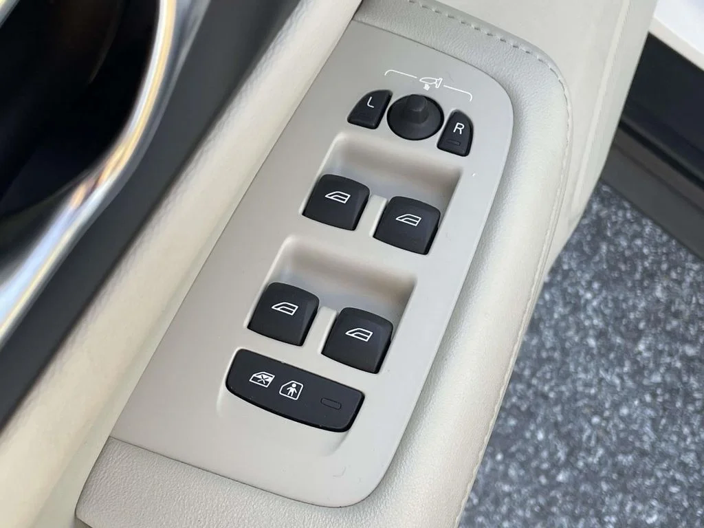 2025 Volvo V60 Cross Country Plus - Photo 6