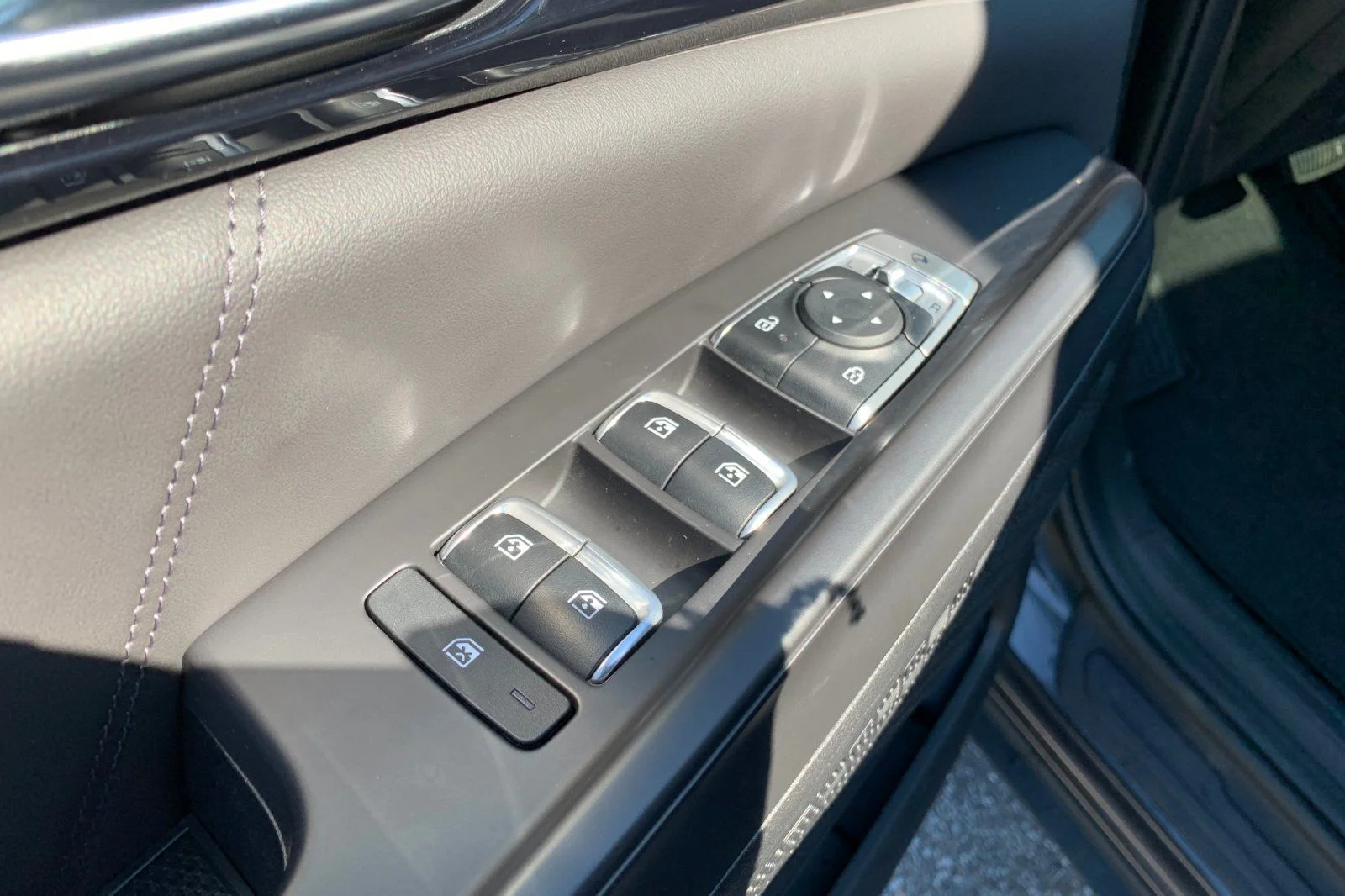 Used 2025  Kia SX Prestige image 13