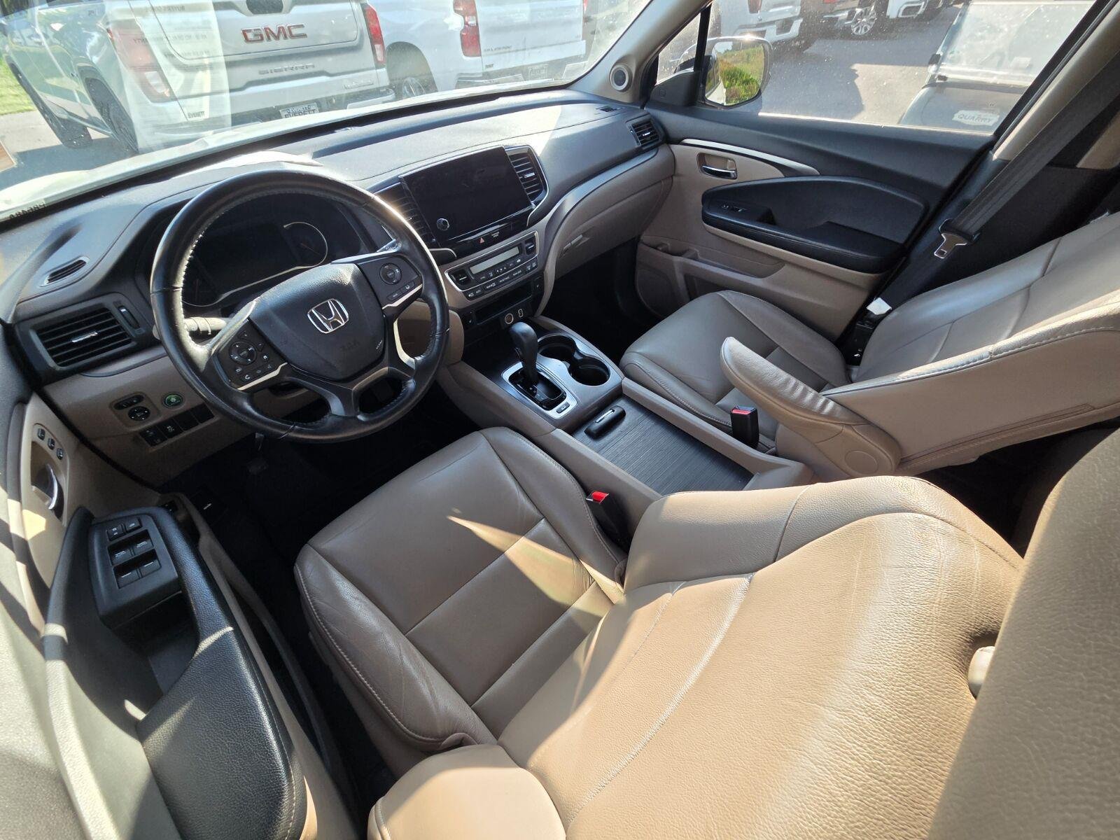 Used 2020 White Honda EX-L image 8