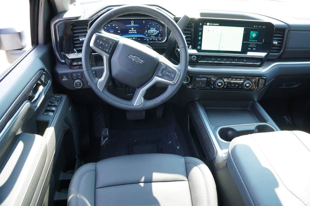 Used 2025 White Chevrolet LTZ image 23