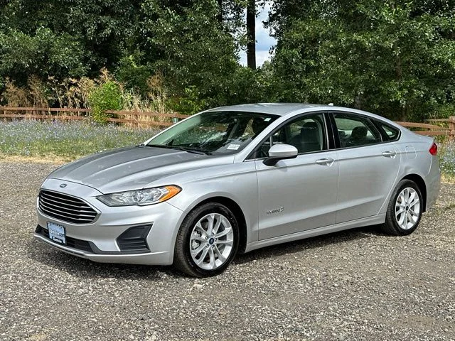 Used 2019 Ingot Silver Ford SE image 5