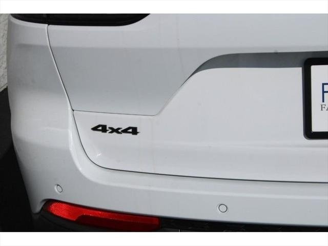 New 2026 Bright White Clear-Coat Exterior Paint Jeep Laredo image 7