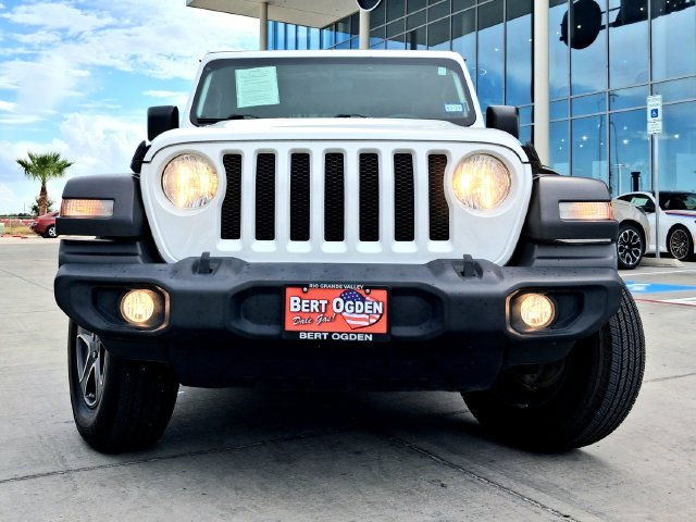 Used 2023 White Jeep Sport S image 2