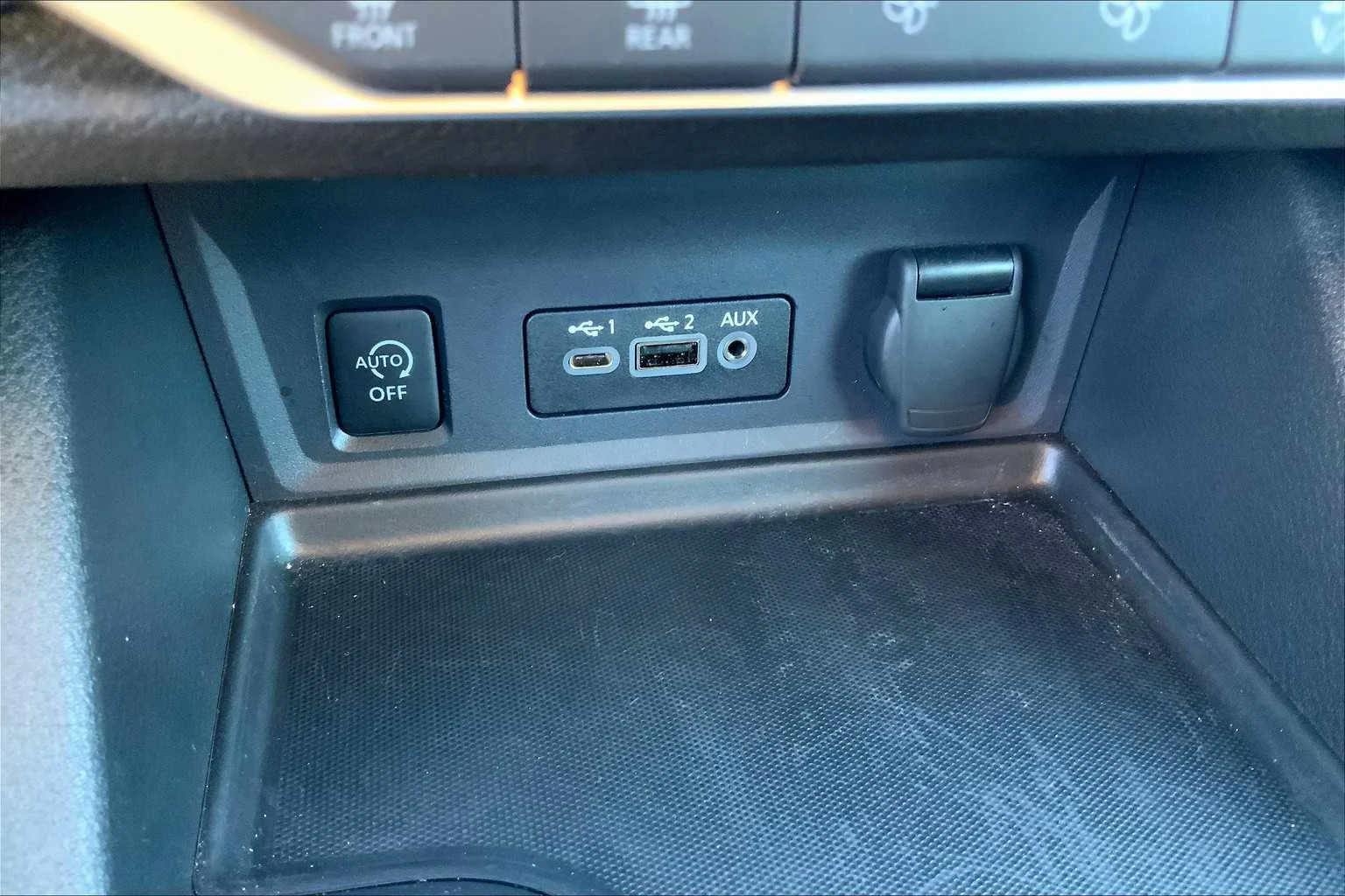 Used 2024 Super Black Nissan SR image 31