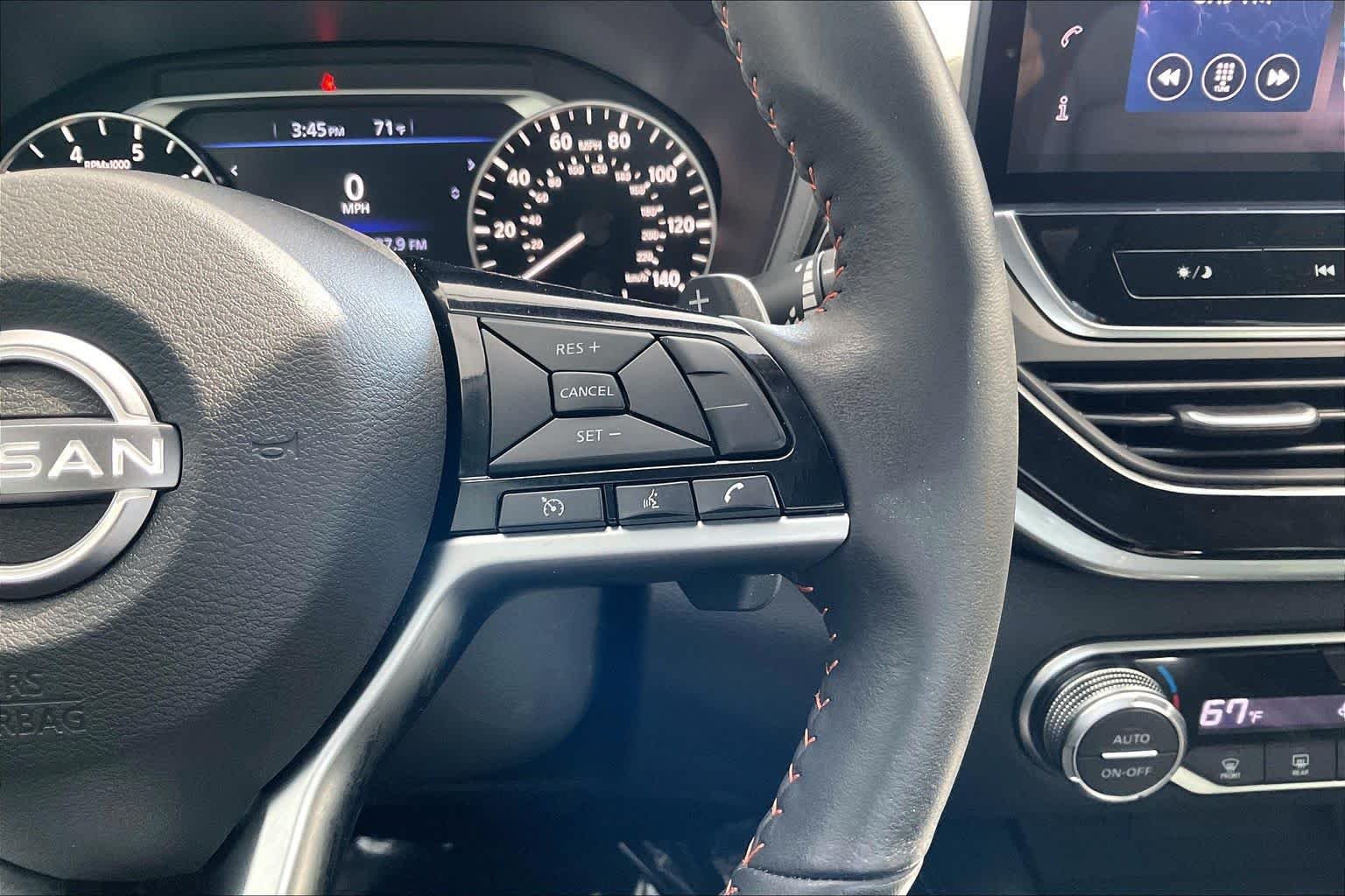 2025 Nissan Altima SR - Photo 25