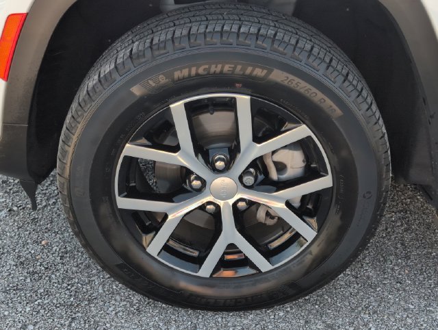 Used 2023 White Jeep Limited image 10