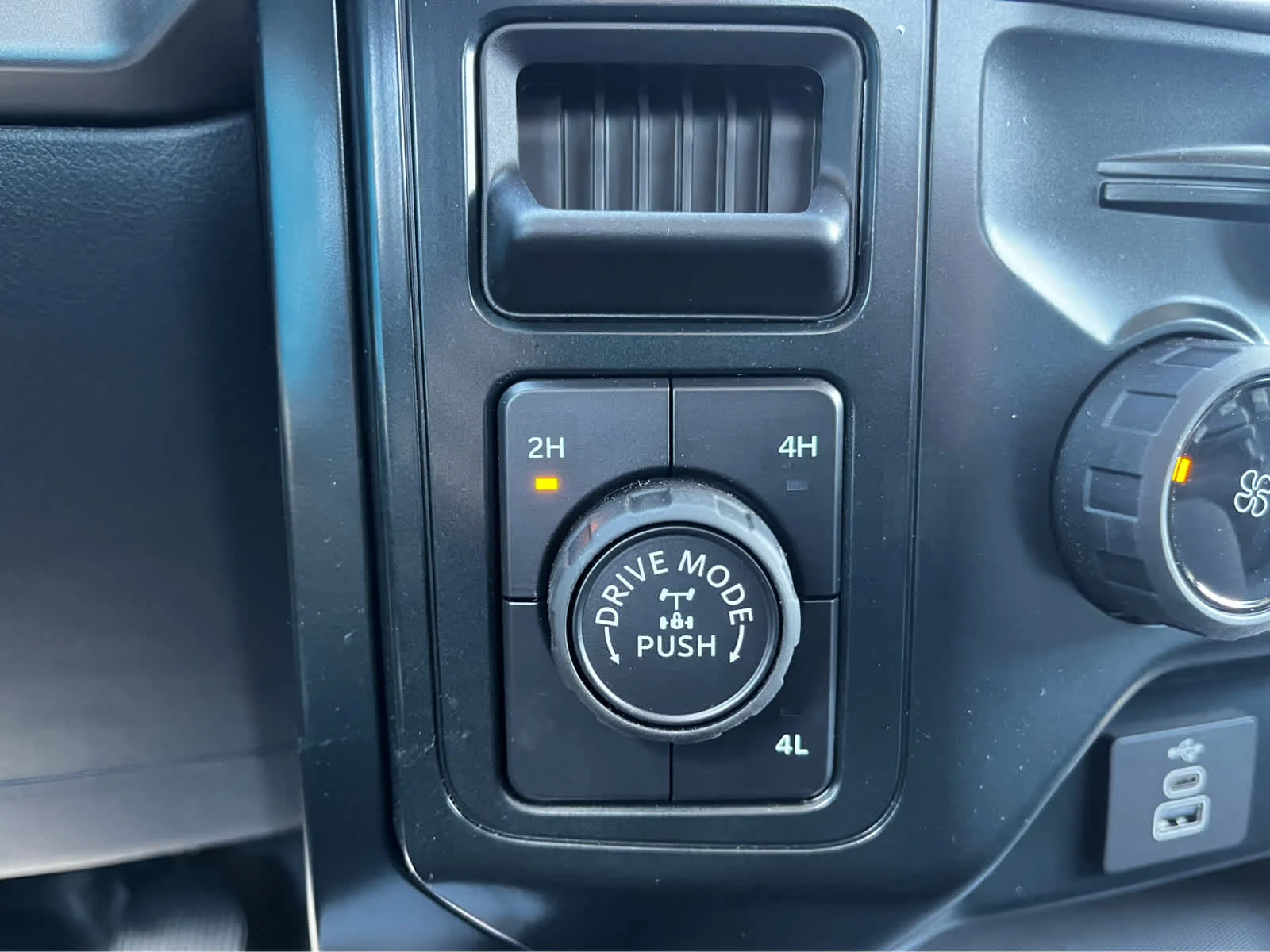 2025 Ford F-150 XL - Photo 44