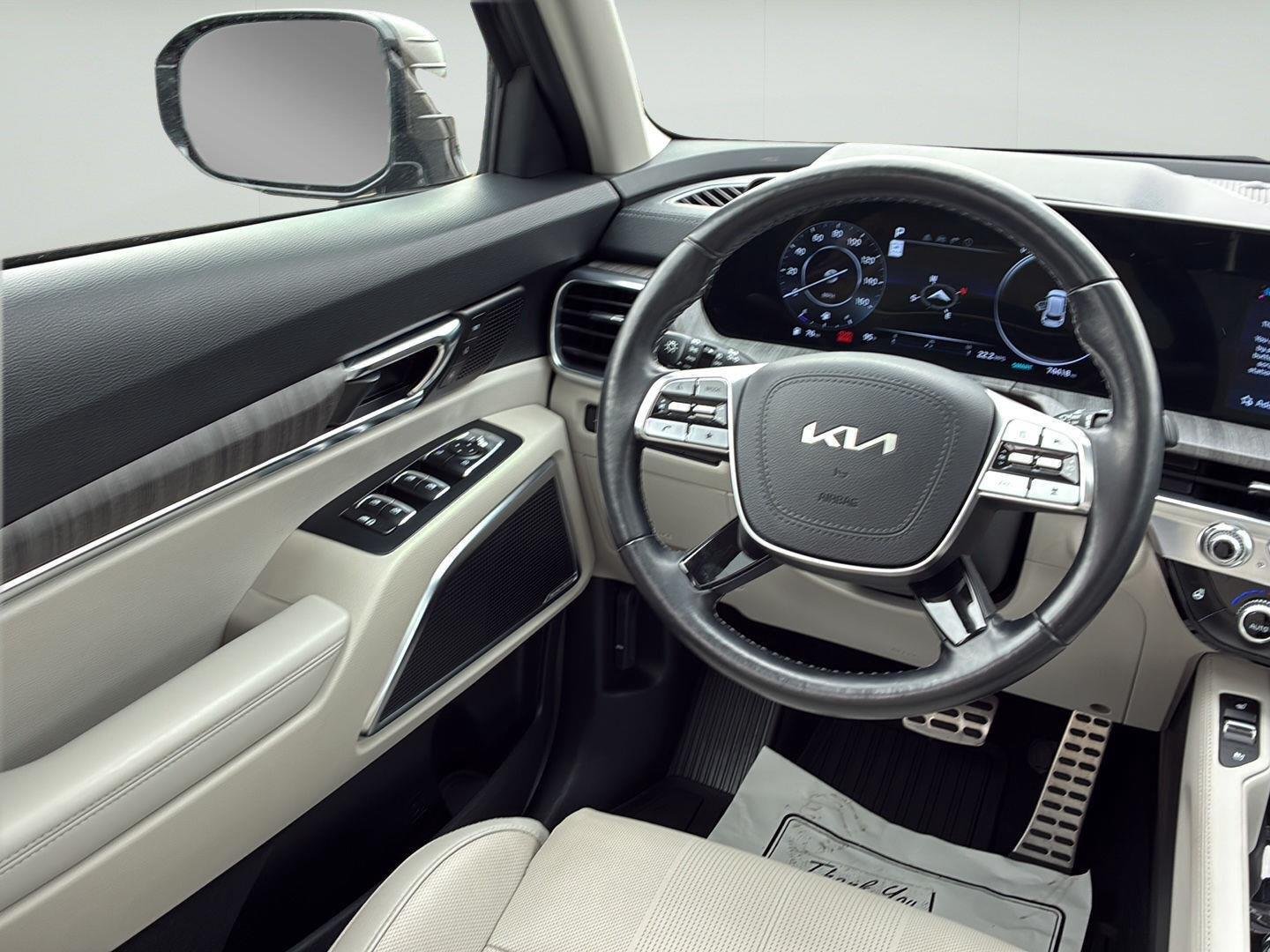Certified Used 2024 Dark Moss Kia SX image 22