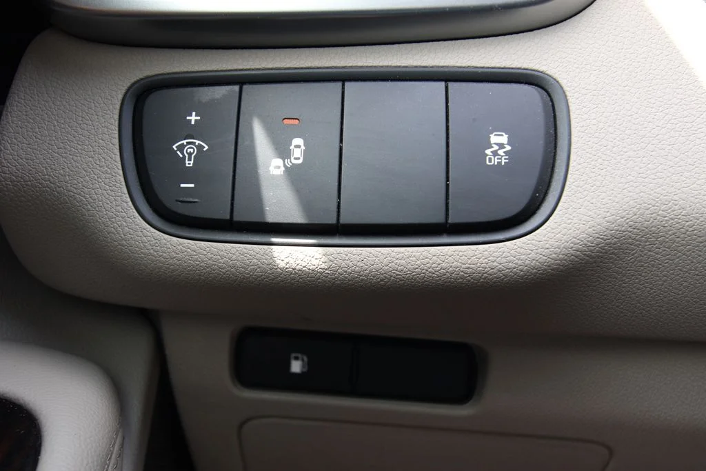 Used 2019 Blue Kia LX image 23