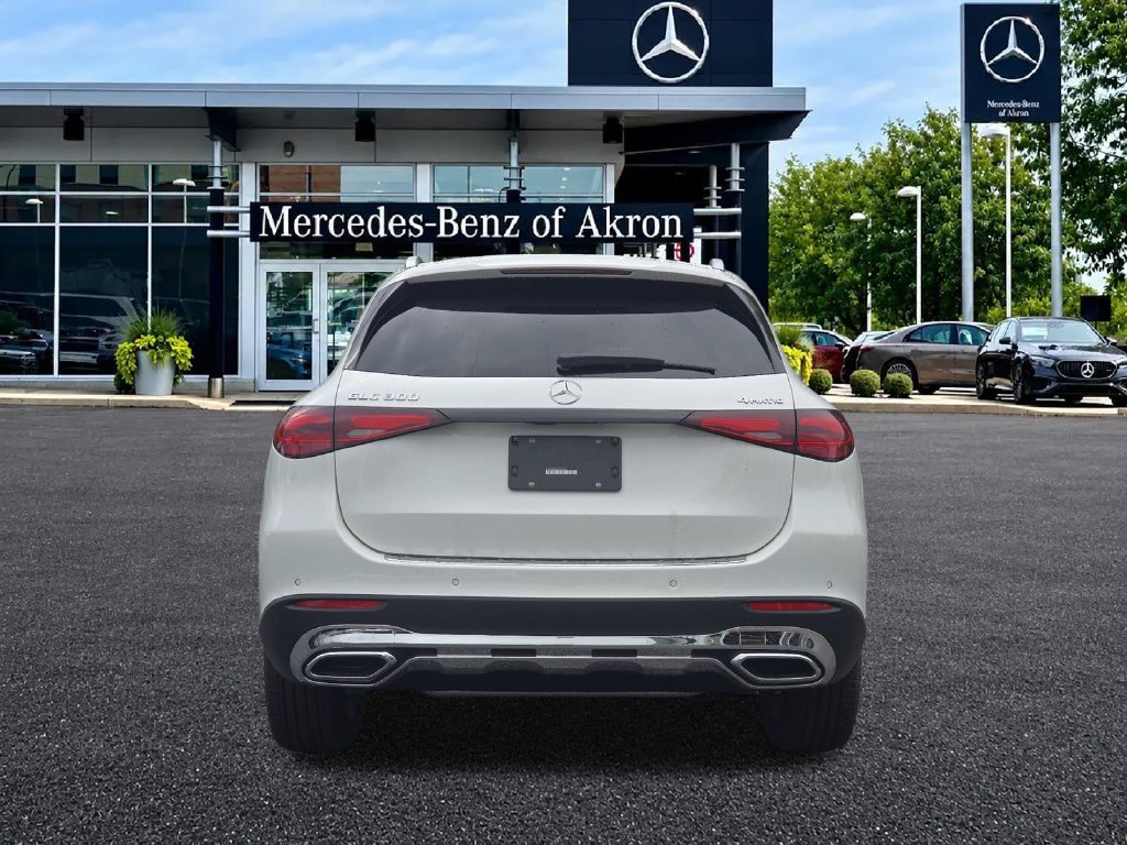 New 2026 Polar White Mercedes-Benz GLC 300 image 24