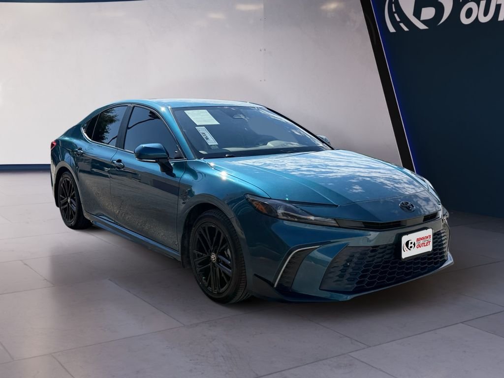 Used 2025  Toyota SE image 7