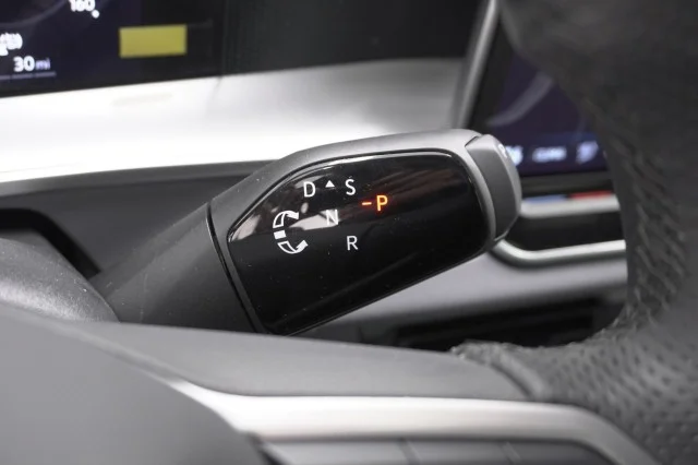 New 2027 Opal White Pearl Volkswagen SE R-Line Black image 28