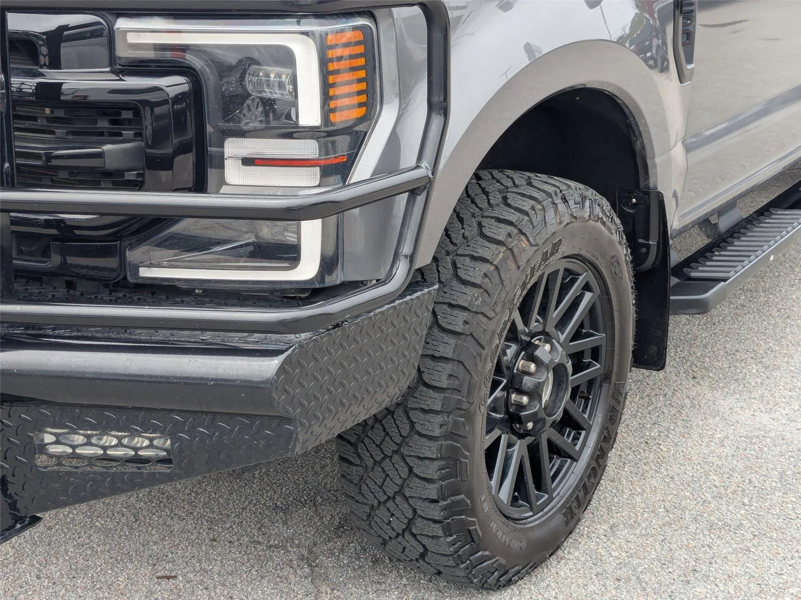 Used 2021 Carbonized Gray Metallic Ford LARIAT image 9