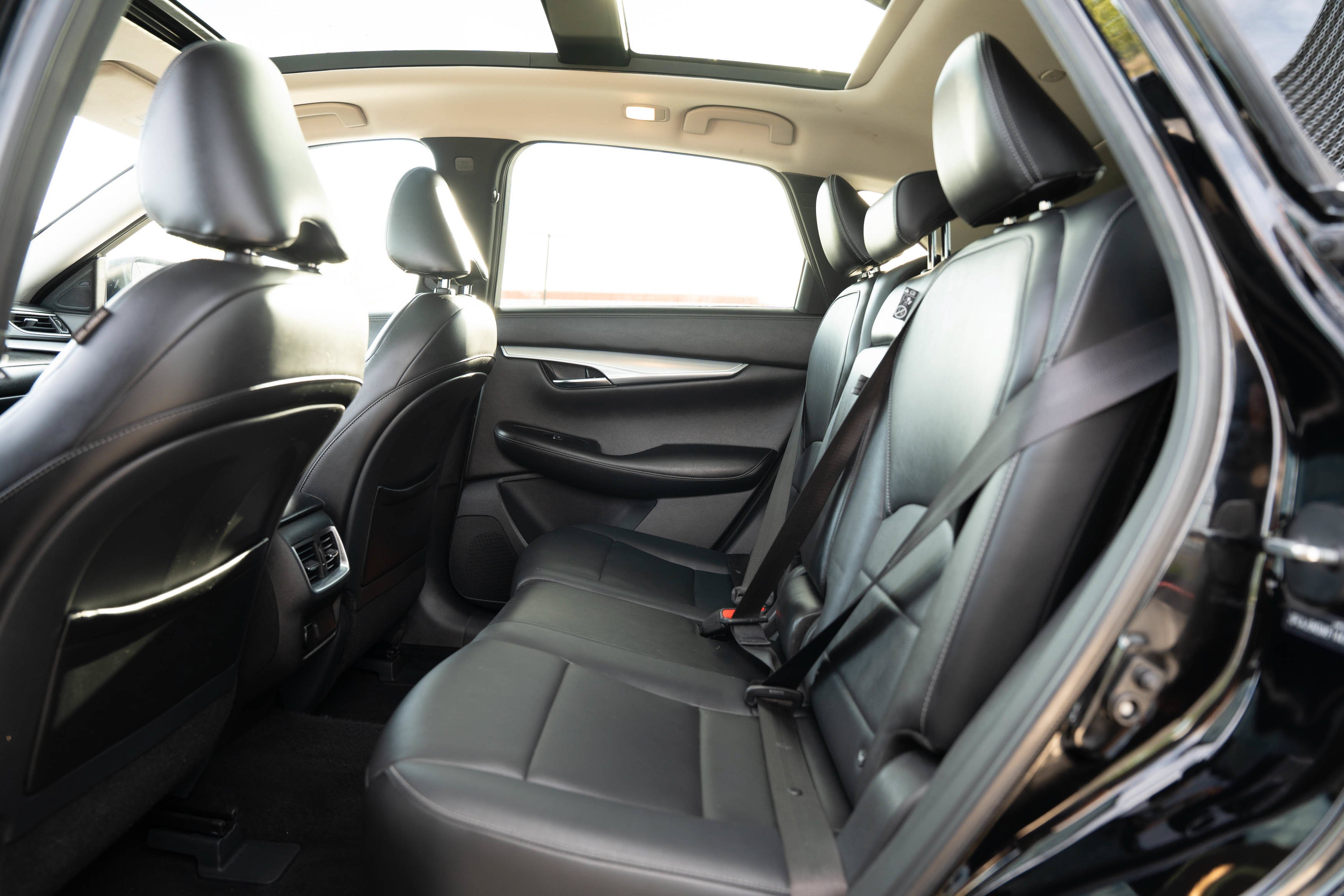 Used 2019 Black Obsidian INFINITI LUXE image 18