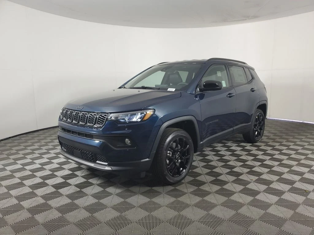 New 2026 Fathom Blue Pearl-Coat Exterior Paint Jeep Latitude image 8