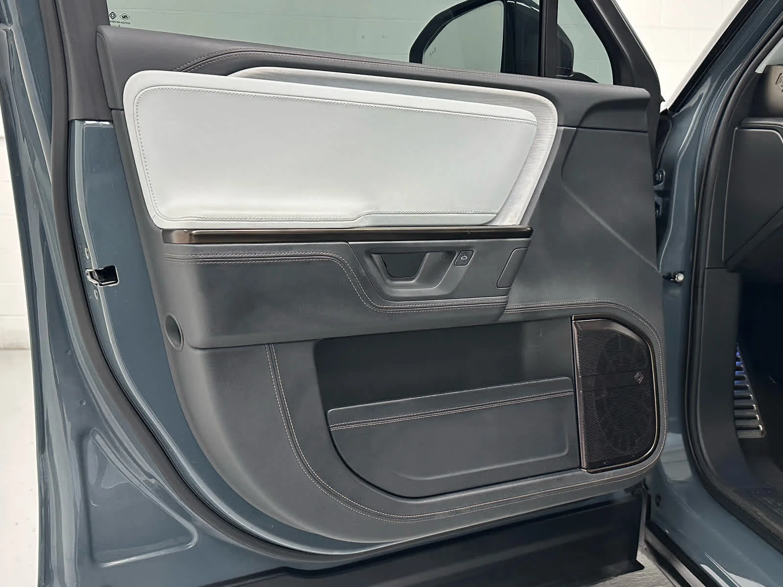 Used 2025 Storm Blue Rivian Ascend image 25