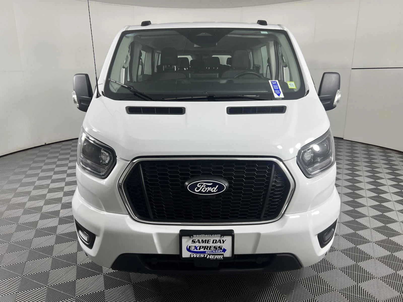 Used 2026 Oxford White Ford XLT image 5