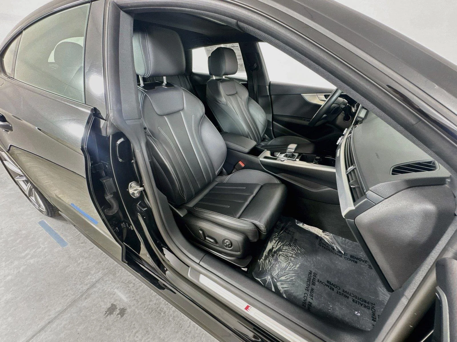 Used 2025 Mythos Black Metallic Audi S line Premium image 29