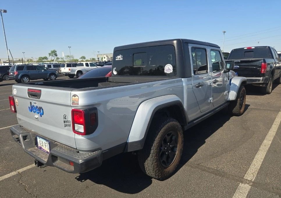 Used 2022 Silver Jeep Willys image 4