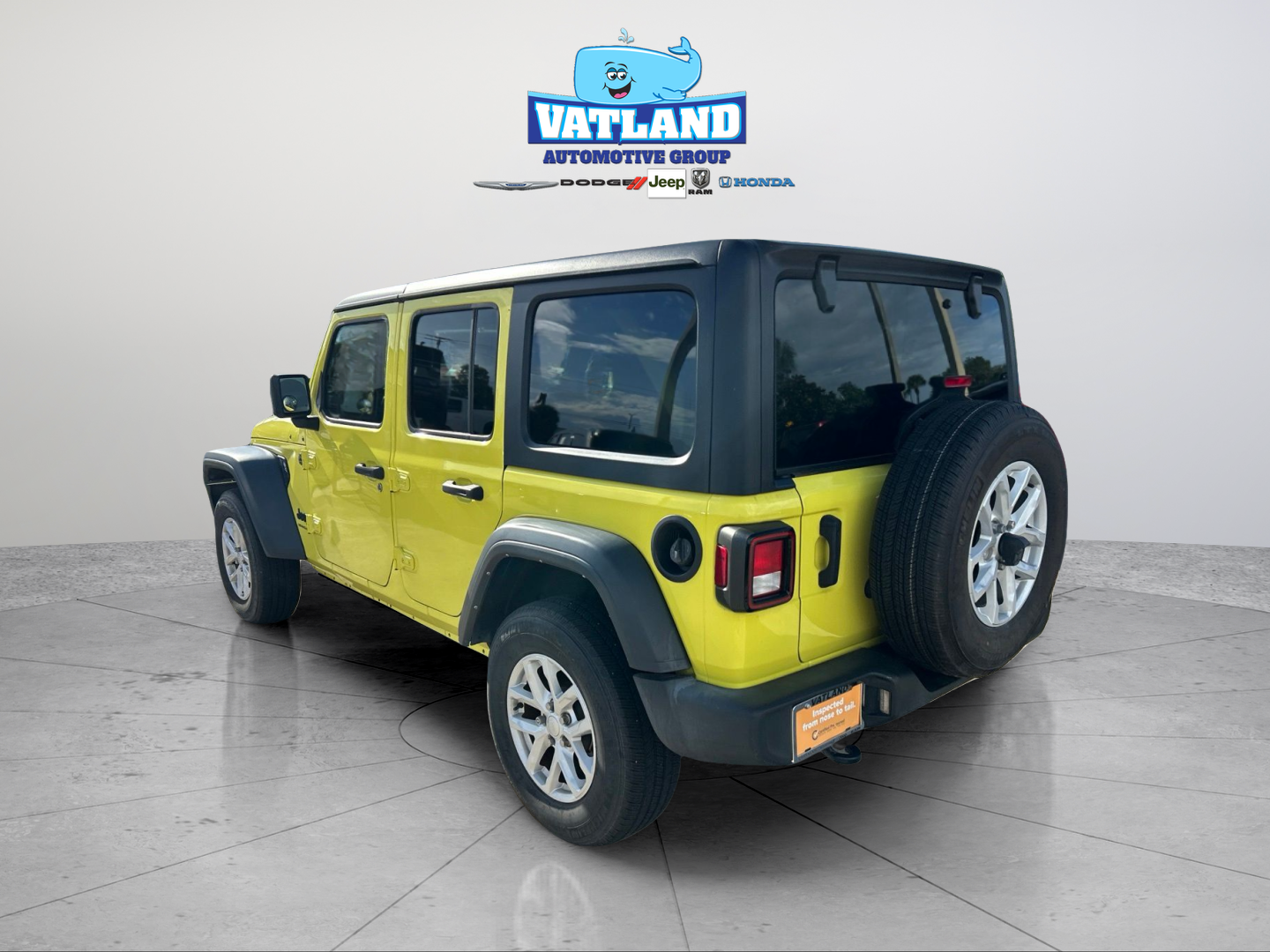 Used 2023 Yellow Jeep Sport S image 3