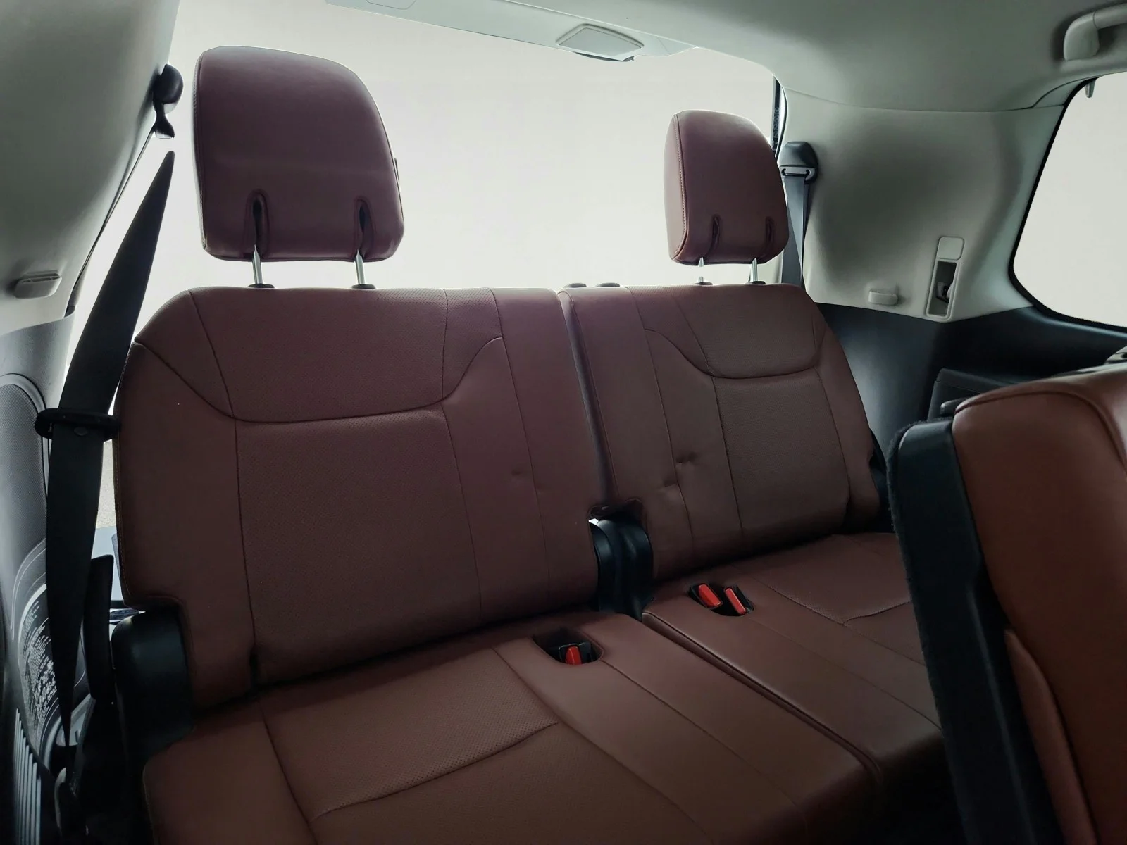 Used 2016 Black Onyx Lexus 5-DR SUV image 30