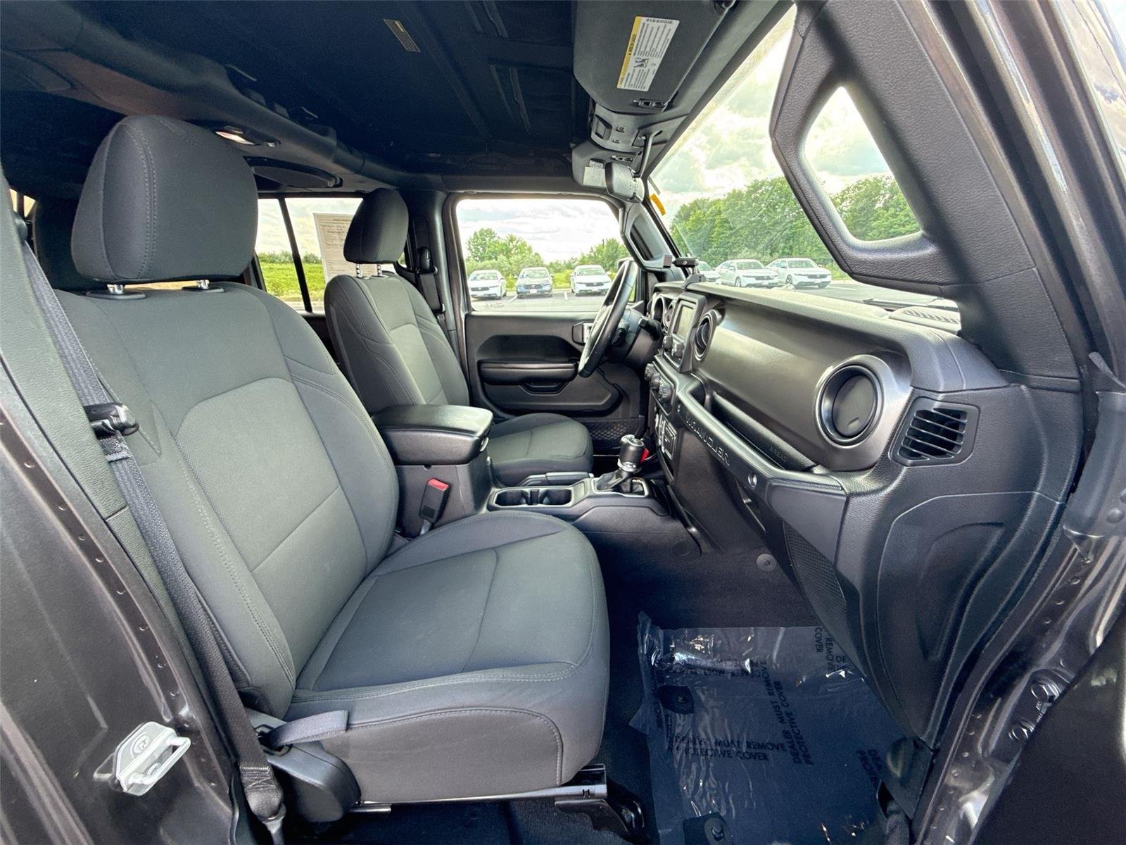 Used 2018 Granite Crystal Metallic Clearcoat Jeep Sport S image 20