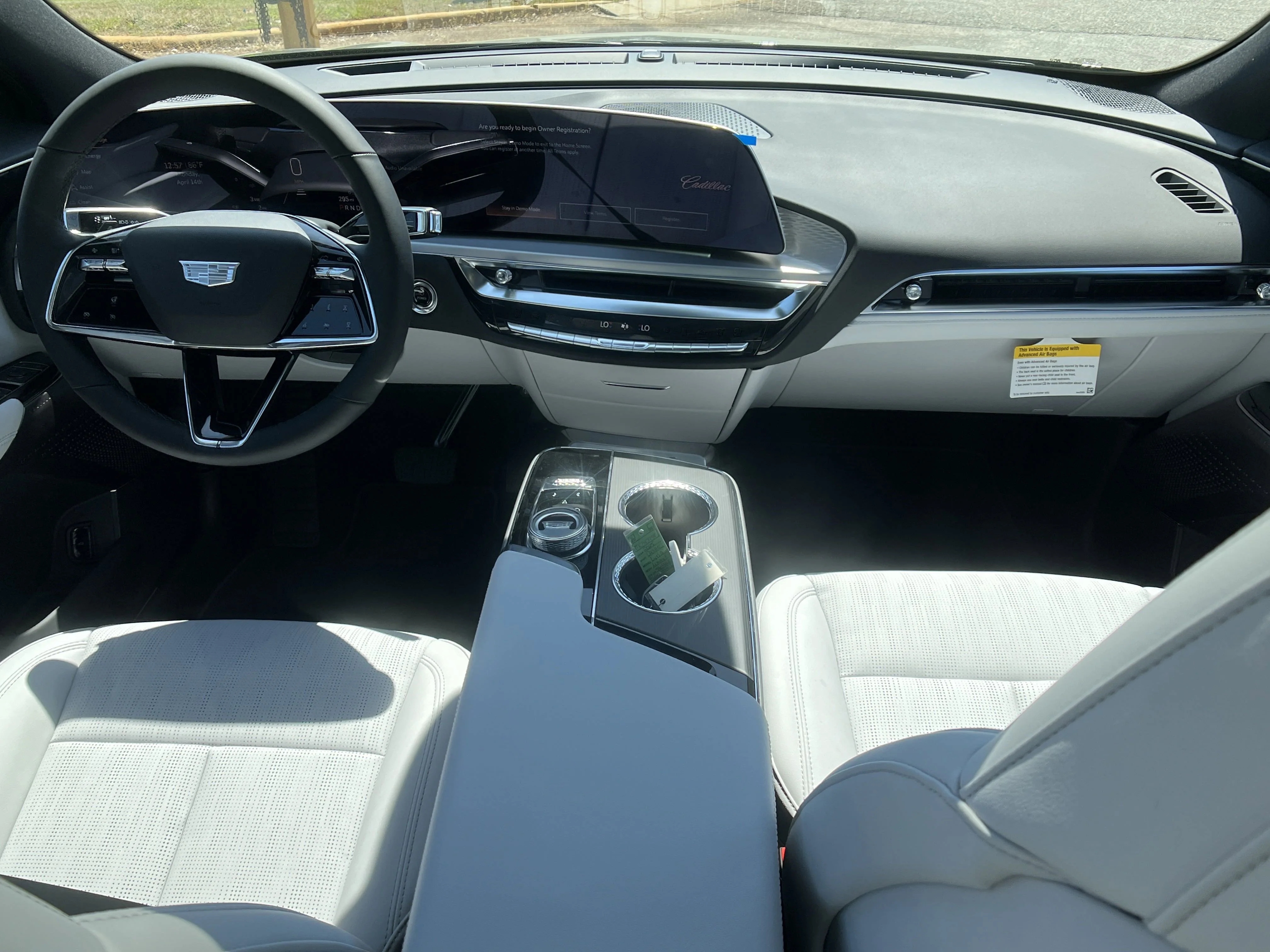2025 Cadillac LYRIQ Luxury 1 - Photo 25