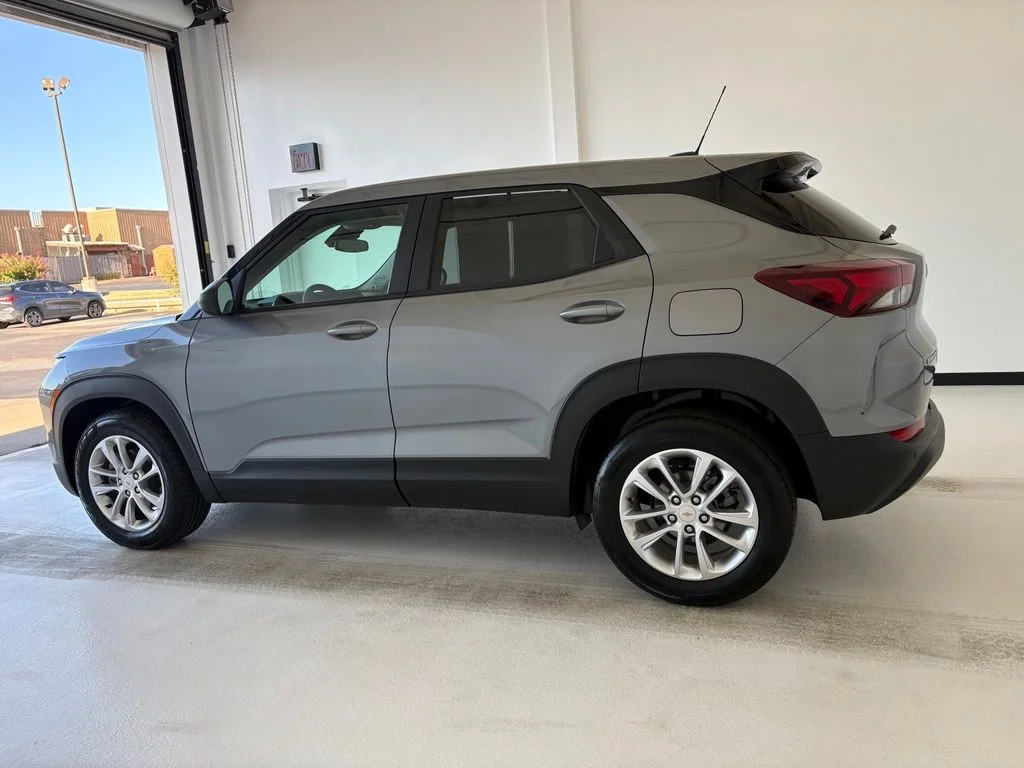 Used 2025 Gray Chevrolet LS image 16