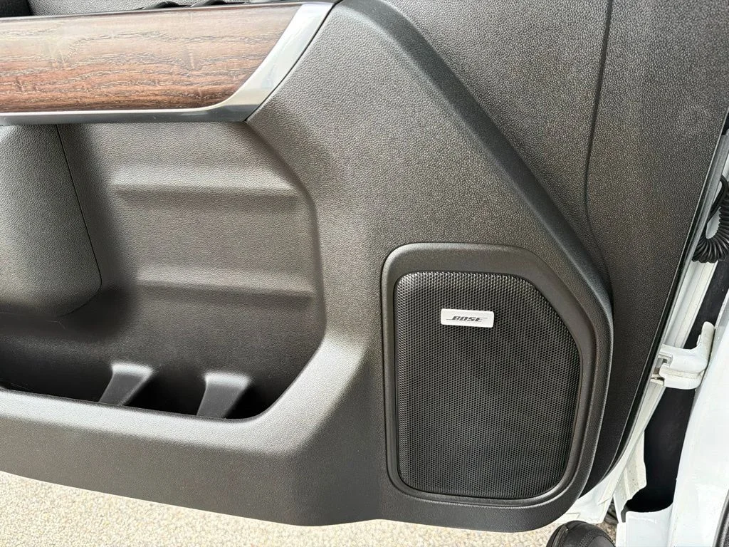 Used 2020 White GMC Denali image 17