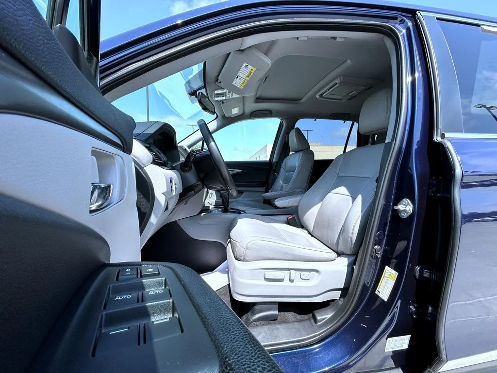 Used 2018 Blue Honda EX-L image 10