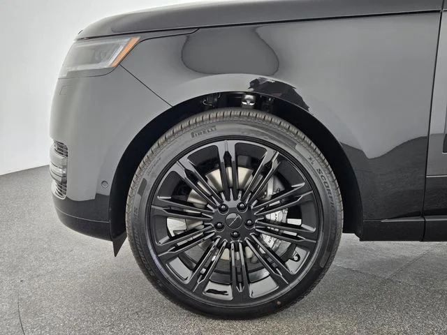 New 2026 Santorini Black Land Rover SE image 9