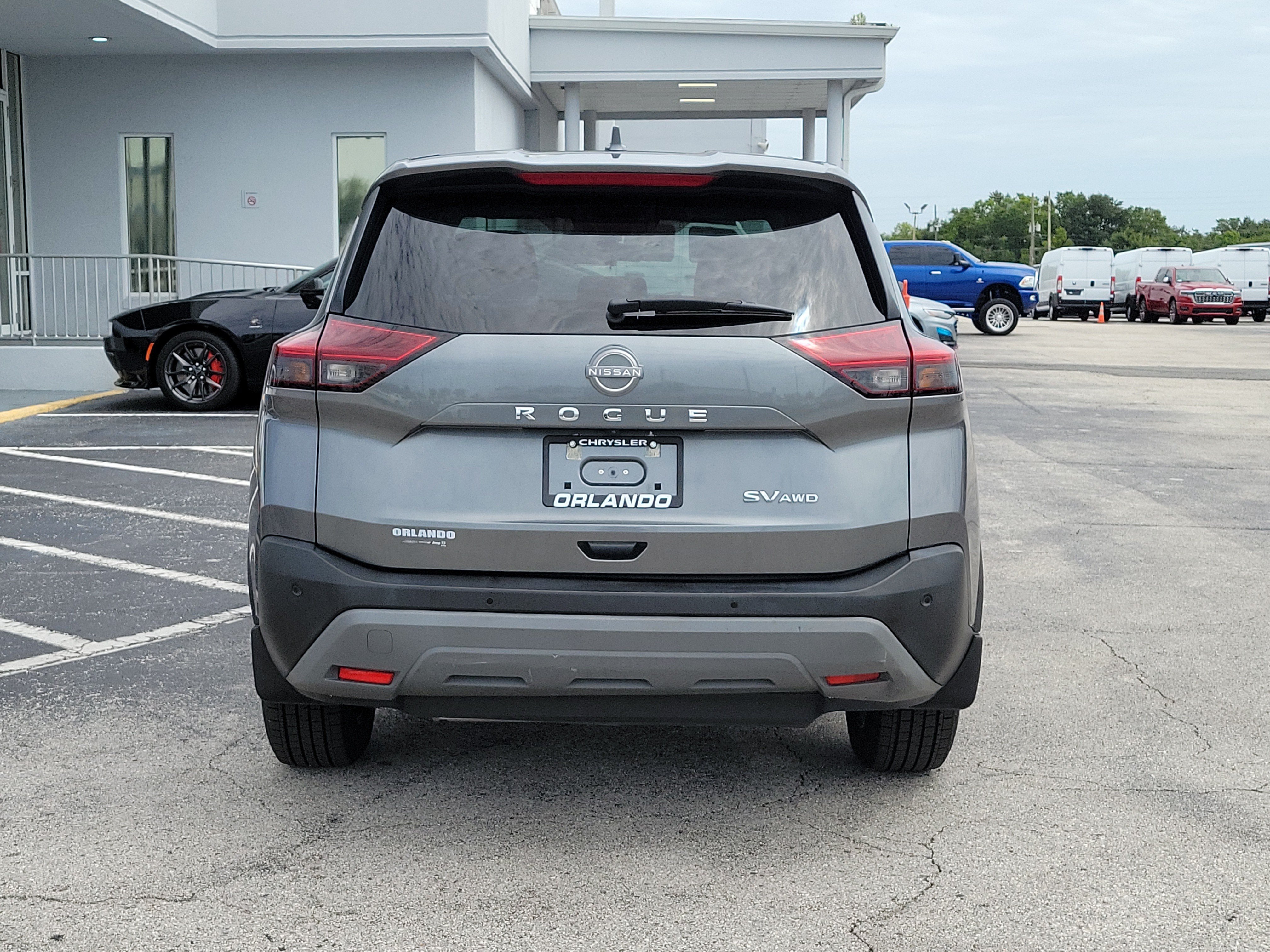 Used 2023 Gun Metallic Nissan SV image 6