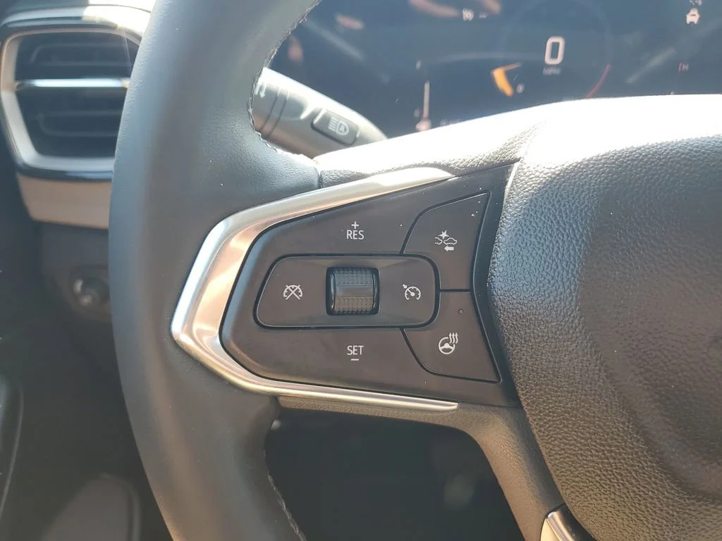 Used 2024 Iridescent Pearl Tricoat Chevrolet LT image 19