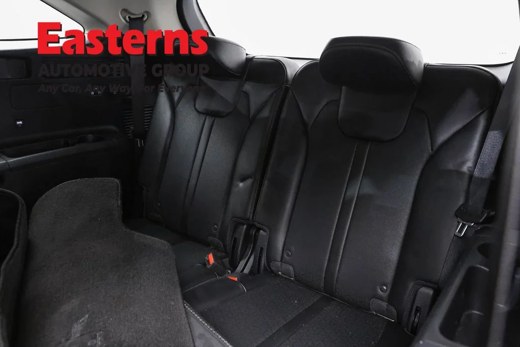 Used 2022 Black Kia S image 25